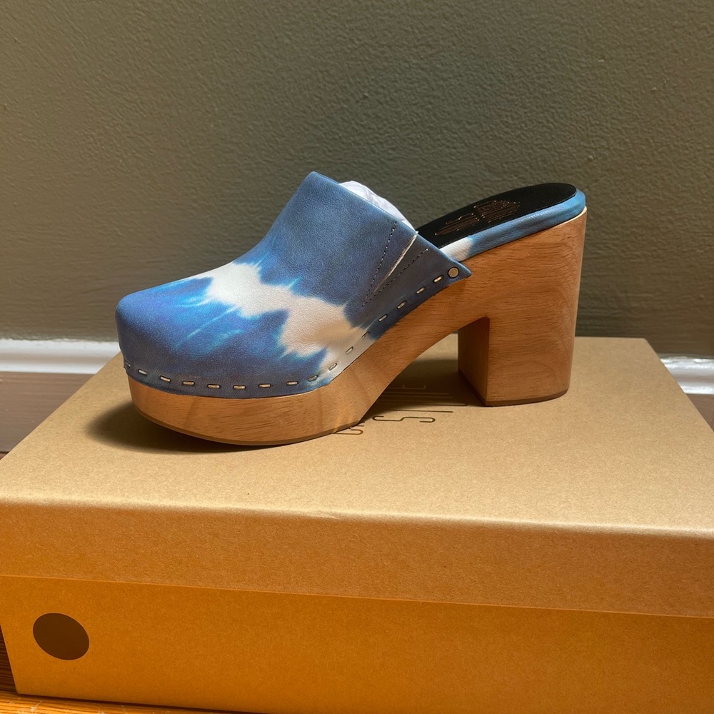 Charlotte Stone Marlo Griffin Clogs - NWT